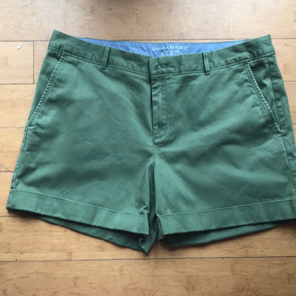Banana Republic Green  100 % Flat Front Cotton Canvas Classic Shorts Size 14